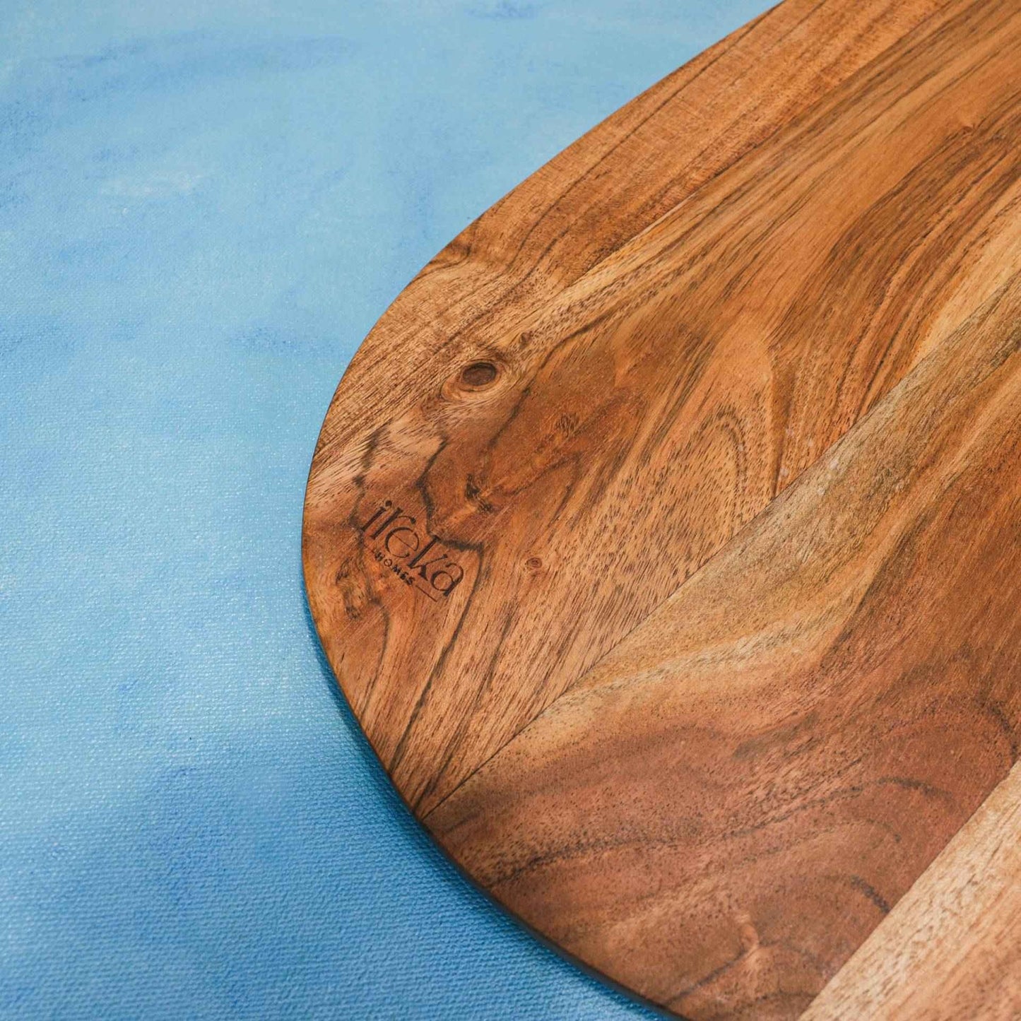 Acacia Wood Chopping Board – Kitchen & Serving Board – Ergonomic Handle – 56x23x1.5 cm