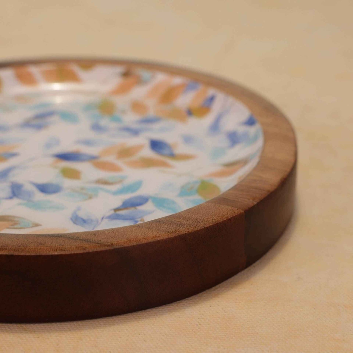 Leaf Design Serving Board – Handcrafted Acacia Wood Platter – Enamel Finish – 27x18x3 cm