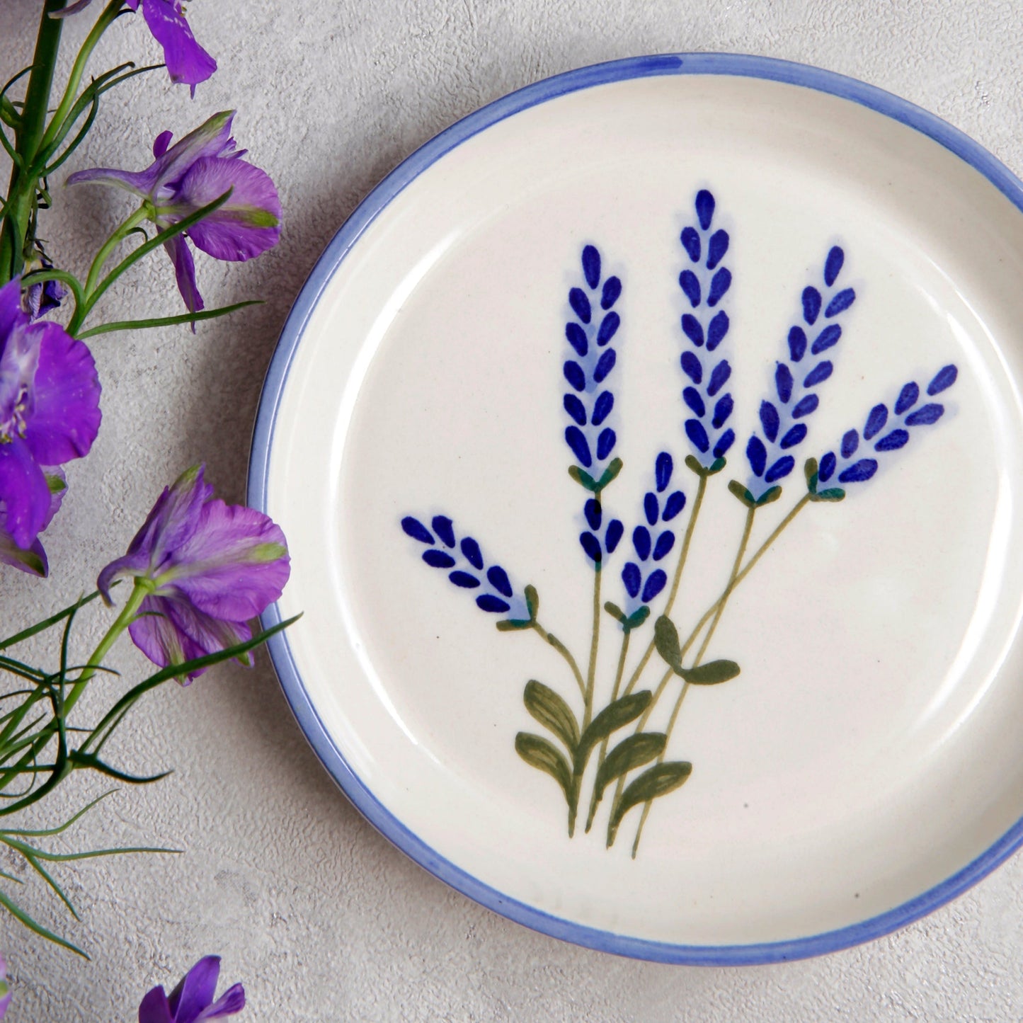 Lavender Plate – Ceramic Dessert Plate – Microwave & Dishwasher Safe – 5 Inch