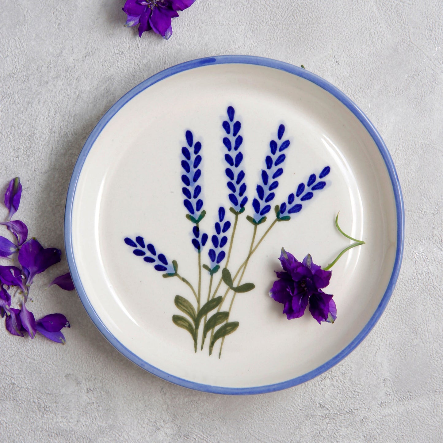 Lavender Plate – Ceramic Dessert Plate – Microwave & Dishwasher Safe – 5 Inch