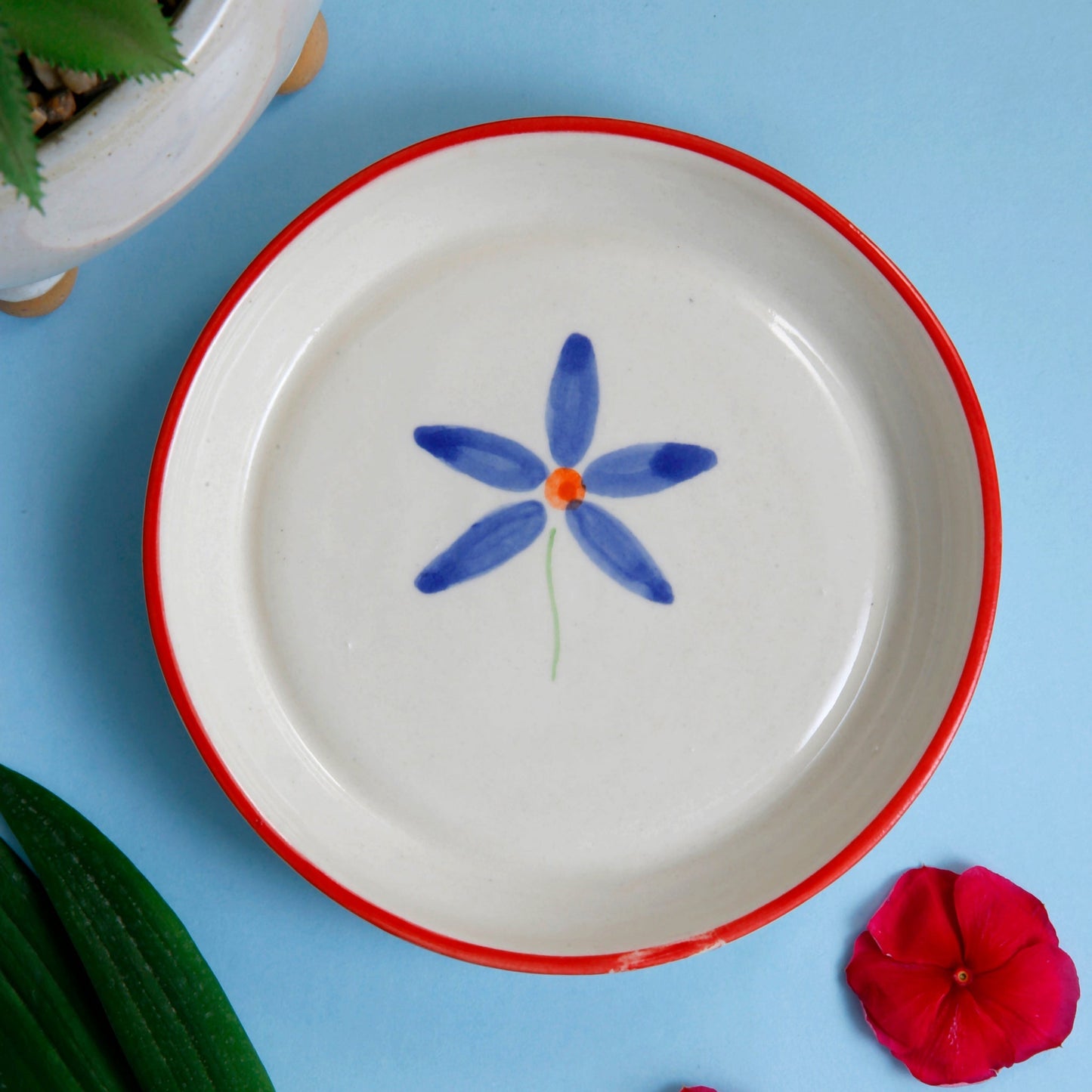 Blue Bloom Plate – Ceramic Dinnerware – Hand-painted Floral Design – 5 Inch