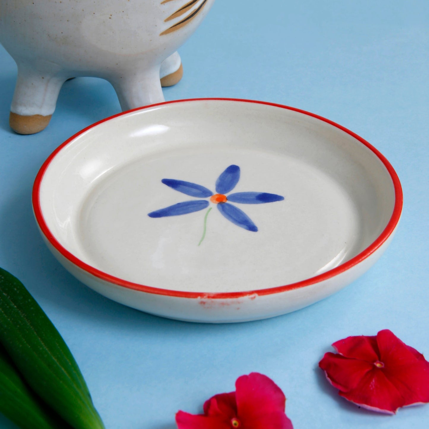 Blue Bloom Plate – Ceramic Dinnerware – Hand-painted Floral Design – 5 Inch