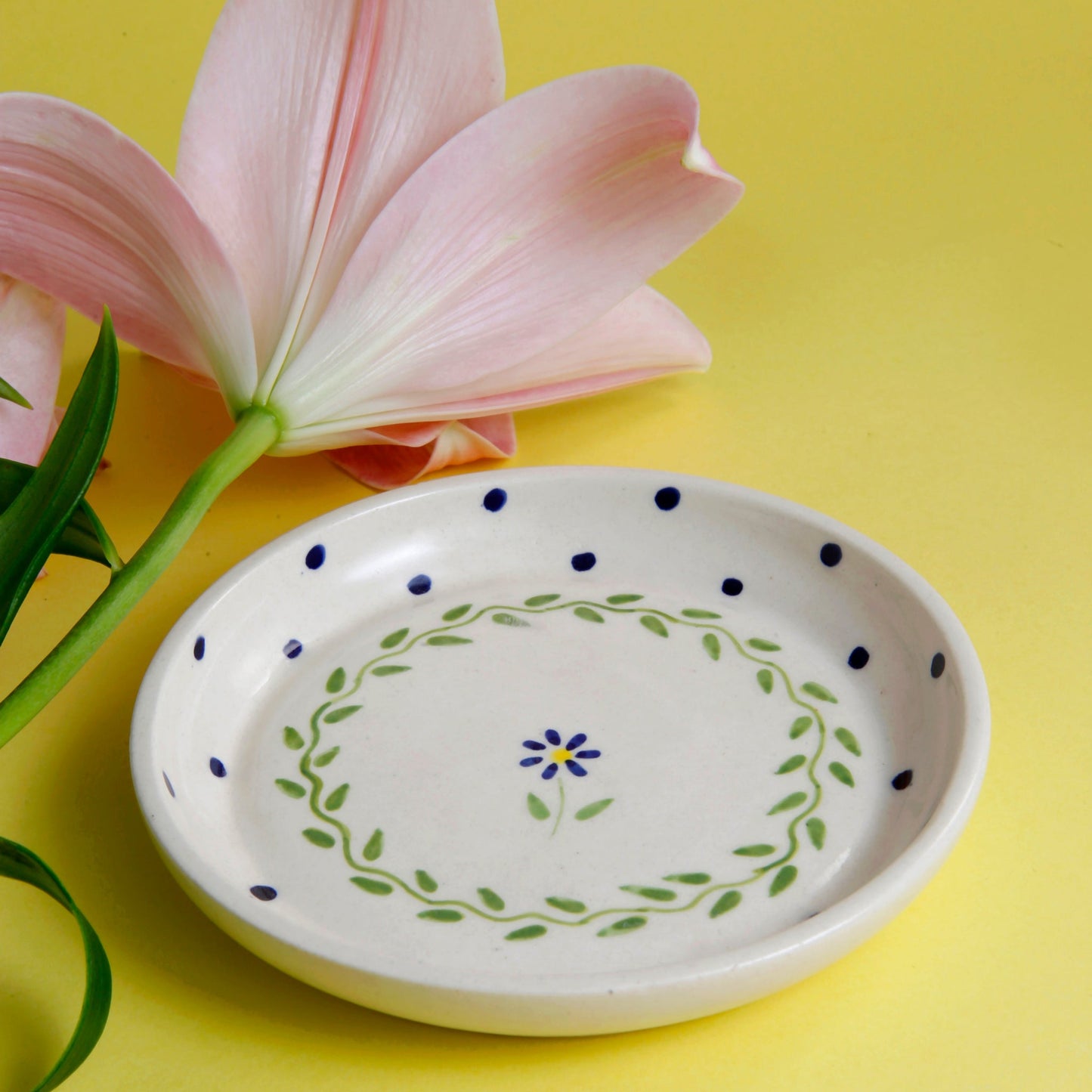 Spring Design Plate – Ceramic Dessert Plate – Microwave & Dishwasher Safe – 5 Inch