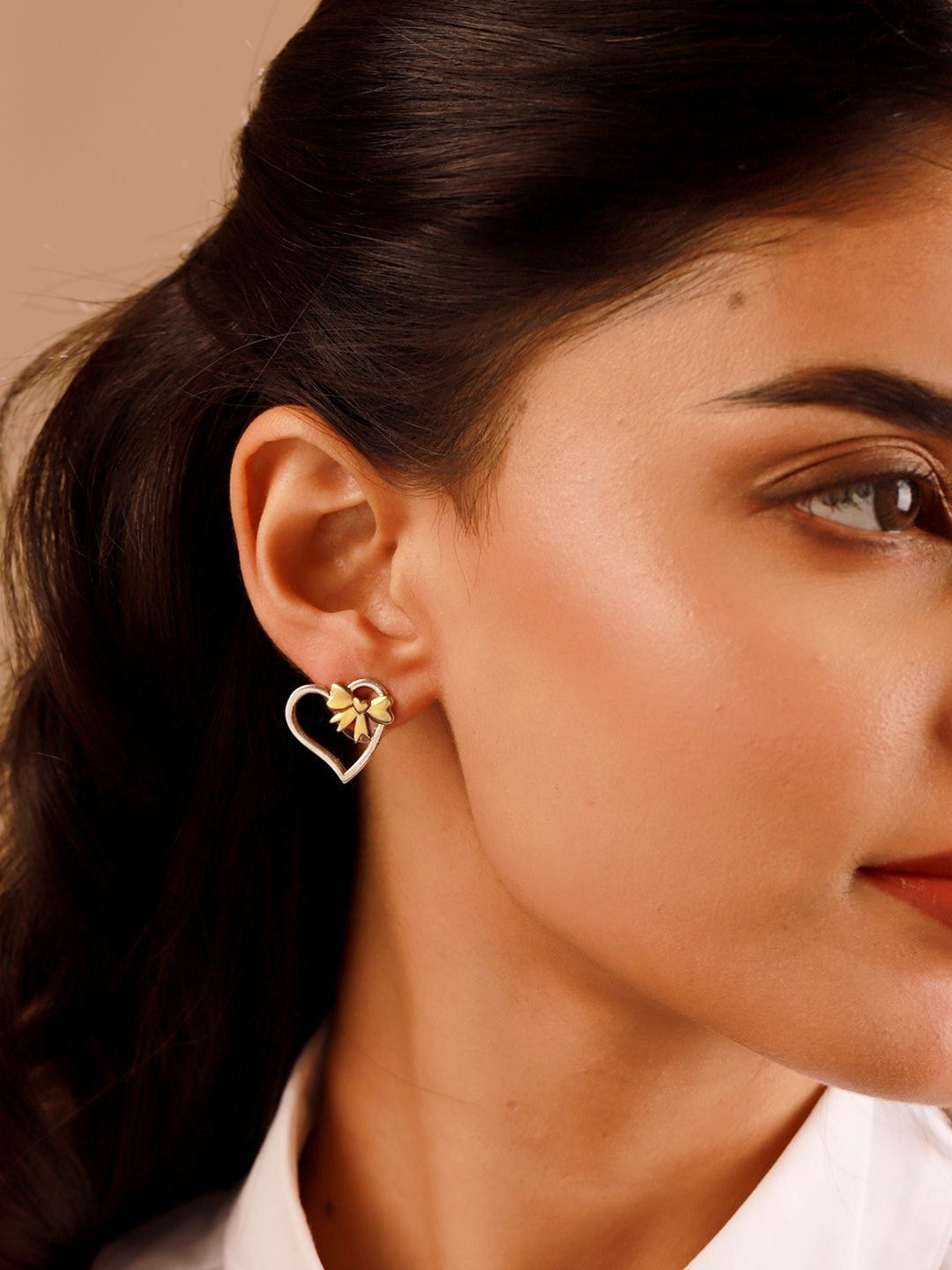 Mismatched Heart Stud Earrings – Gold-Plated – 16x10mm