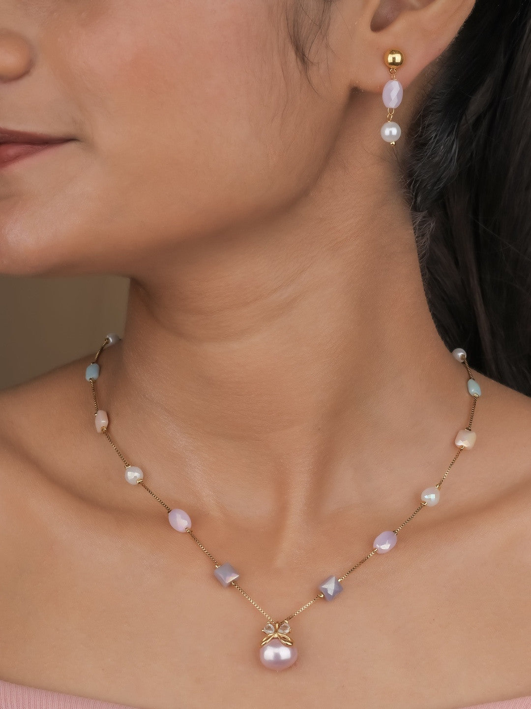 Brass Gold-Plated Necklace – Fashion Jewellery – Gold-Plated Brass with Crystals