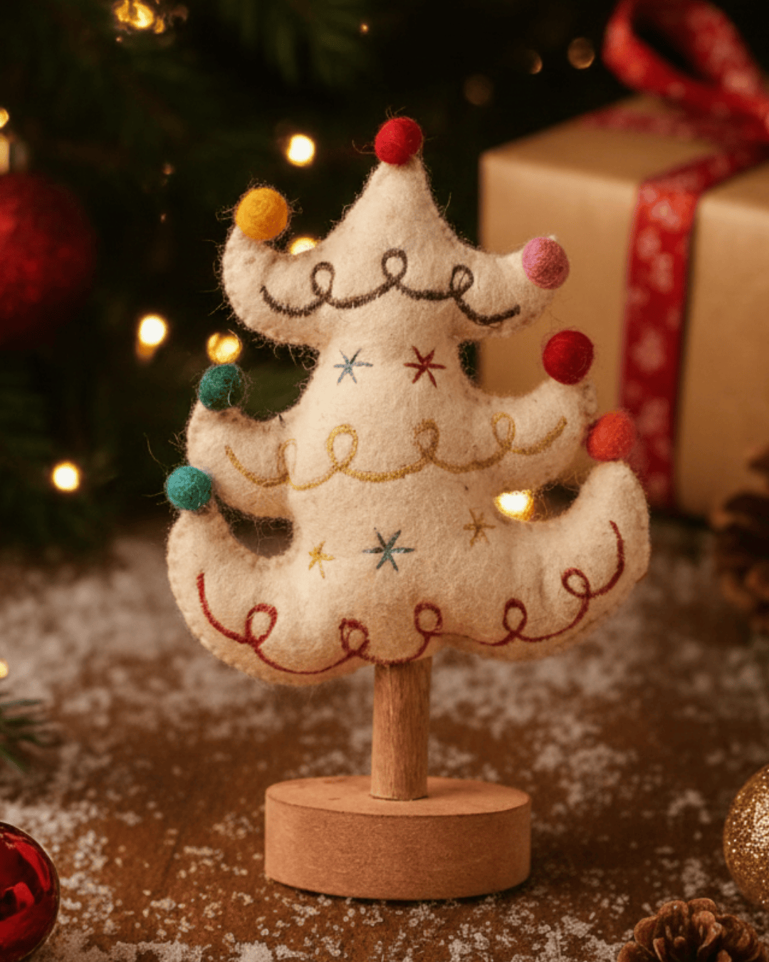 Jolly Xmas Tree Wooden & Felt Decoration