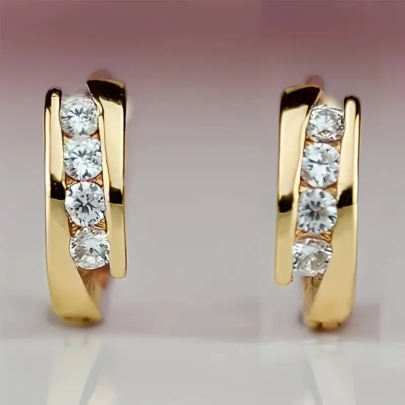 Elegante creolen – 18 karaat verguld met zirkonia. Delicate en tijdloze sieraden voor vrouwen.
