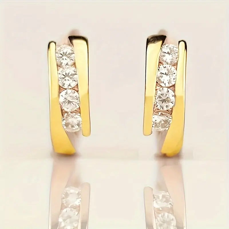 Elegante creolen – 18 karaat verguld met zirkonia. Delicate en tijdloze sieraden voor vrouwen.