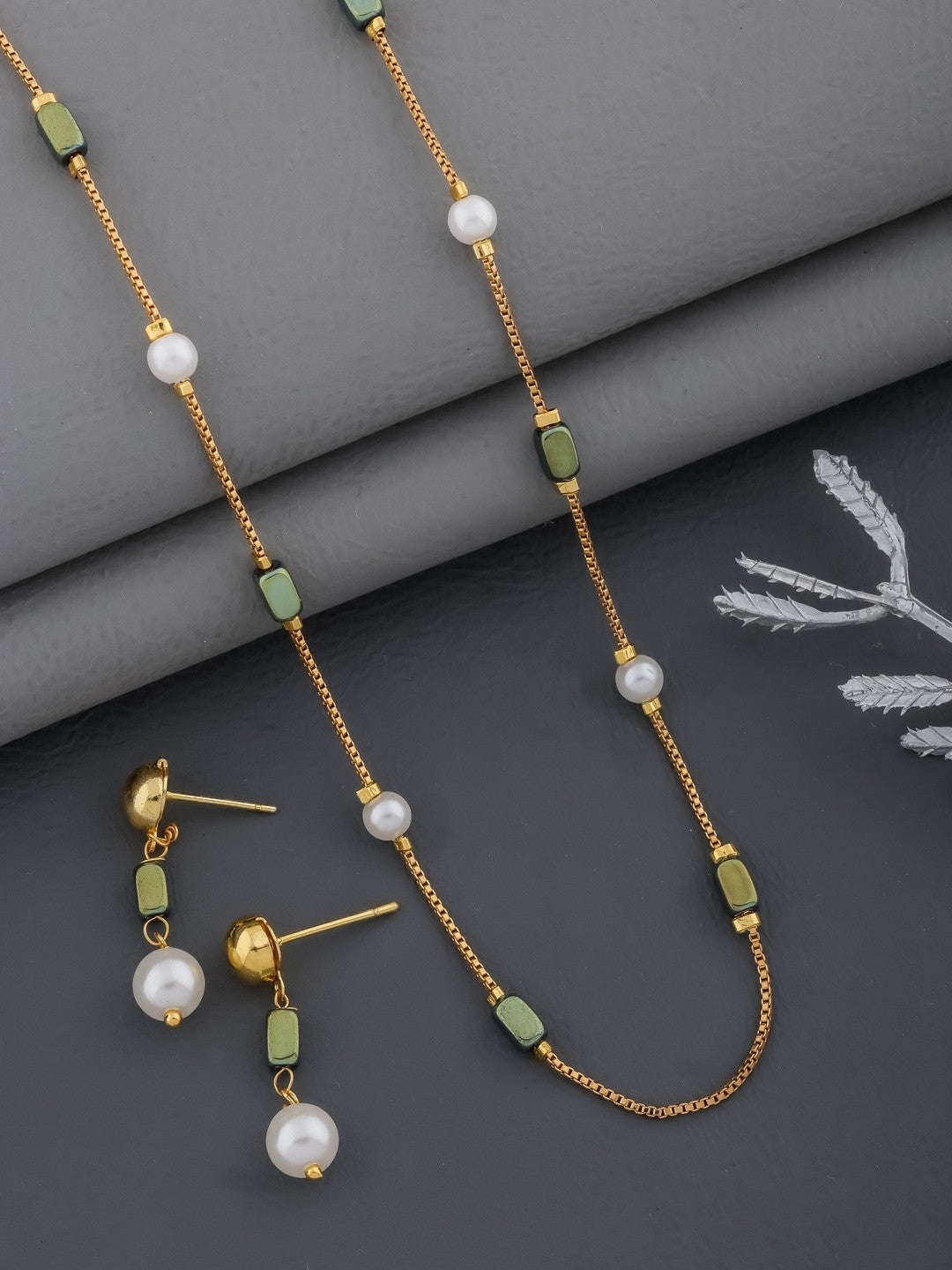 Brass Gold-Plated Necklace – Link Chain Necklace – Crystal Embellished Brass