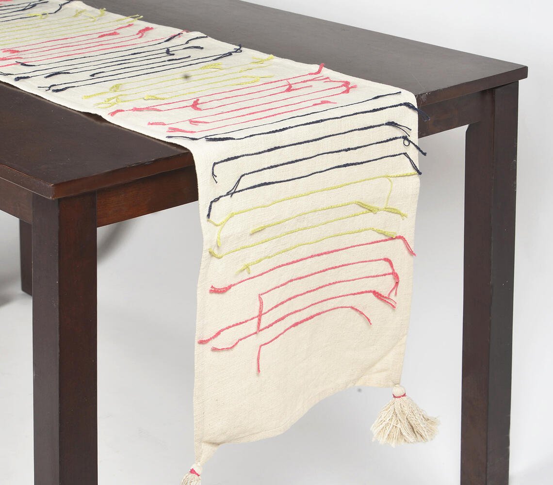 Tousled Threads CottonTable Runner