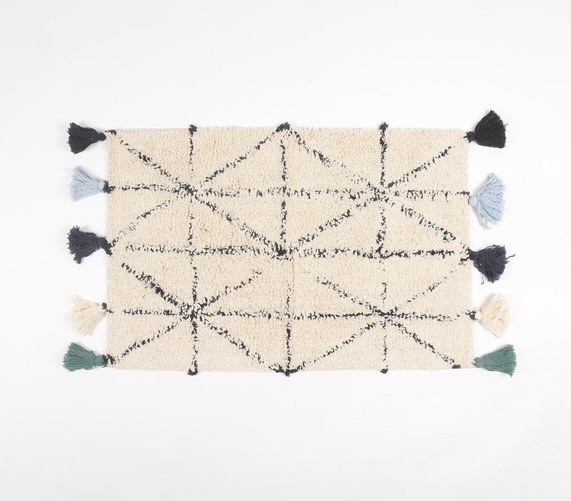 Tufted & Tasseled Geometric Bath mat