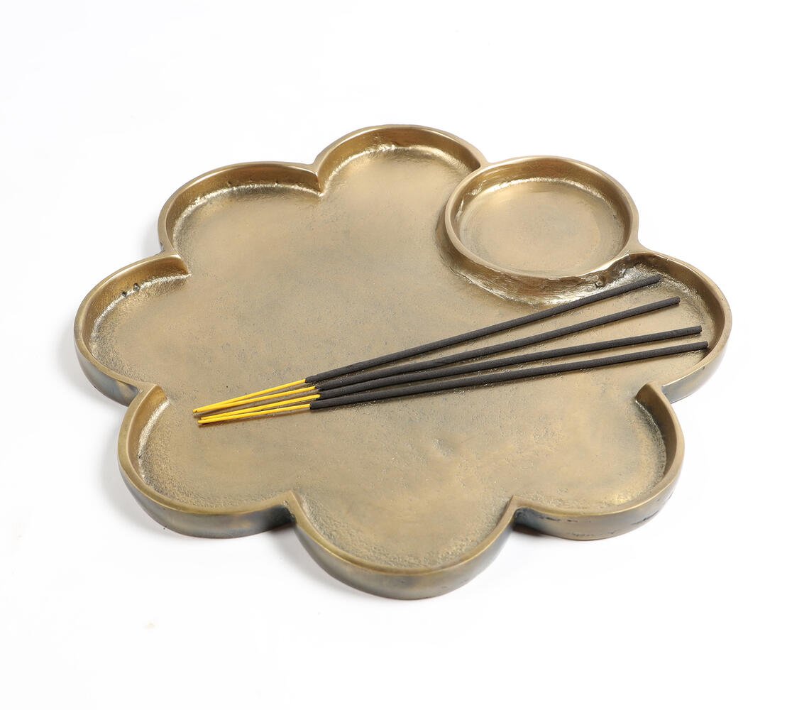 Sand Cast Gold-Toned Aluminium Flower Tray