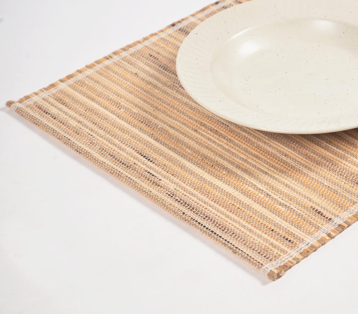 Handgeweven placemat van jute en stro