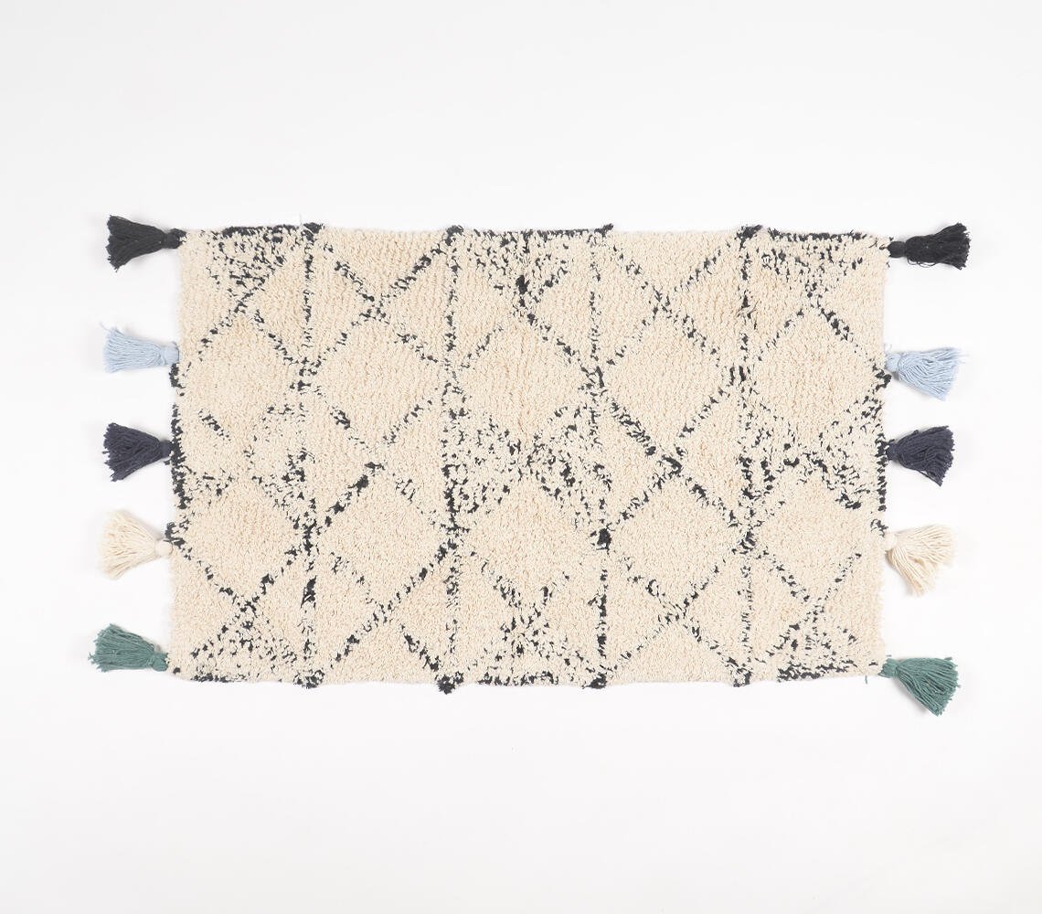 Tufted & Tasseled Geometric Bath mat