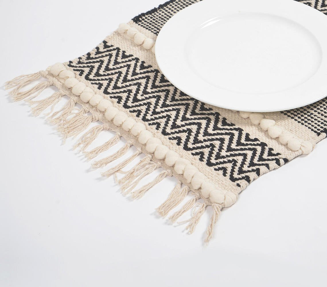 Monochroom katoenen placemats met chevronmotief (set van 4)