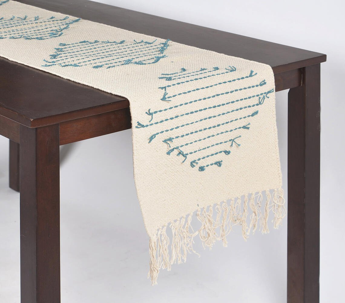 Minimal Diamond Patterned Cotton Table Runner