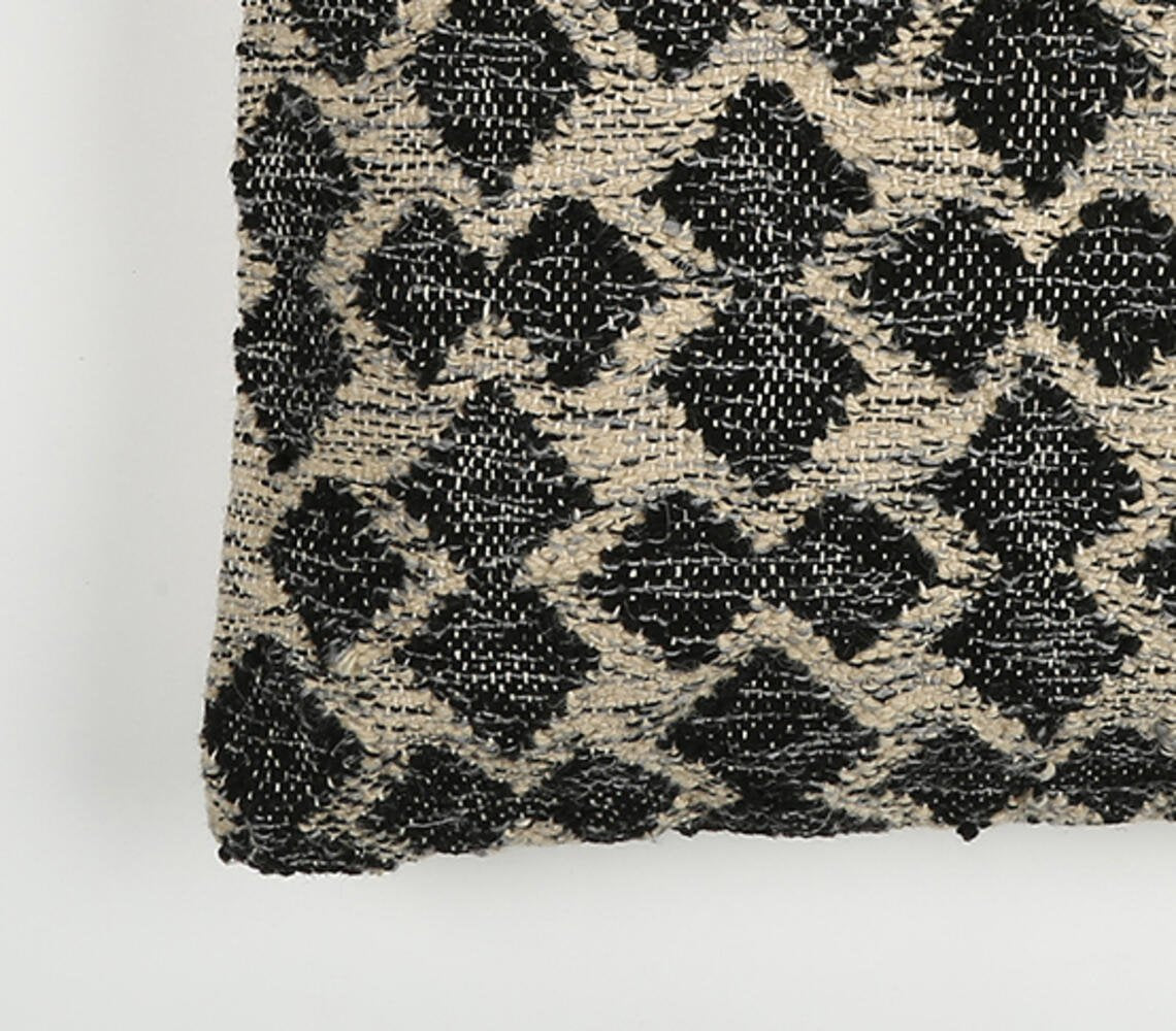 Diamond Patterned Woolen Cushion Cover