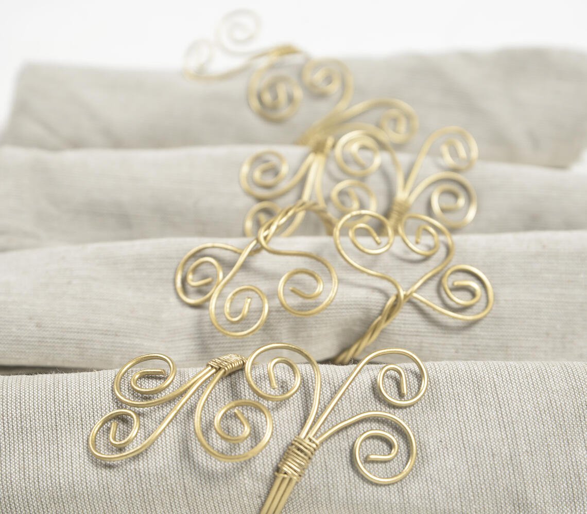 Coiled Metallic Wire Napkin rings (set of 4)