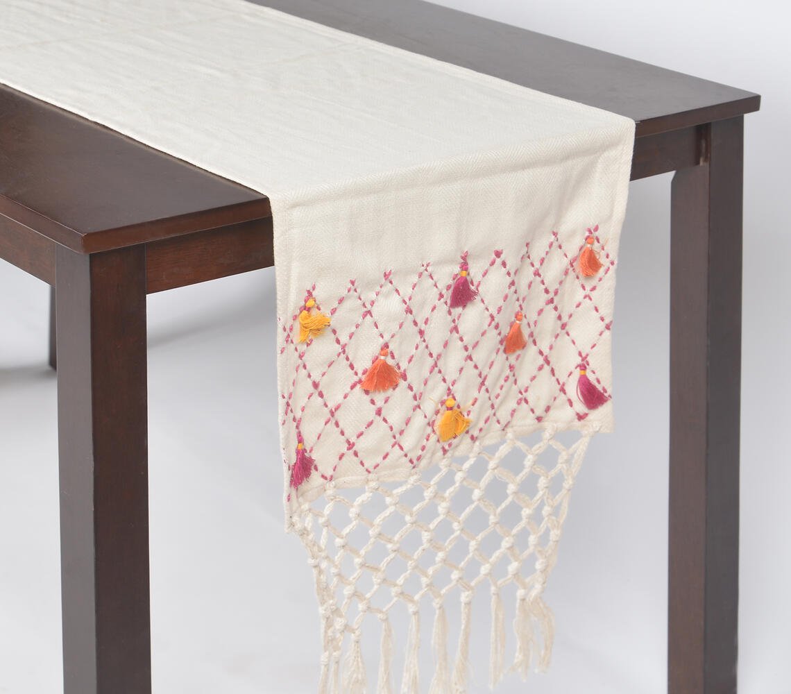 Tassels & Net Design Runner