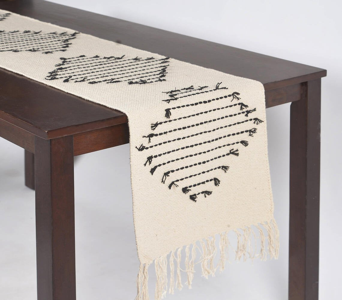 Minimal Diamond Patterned Cotton Table Runner